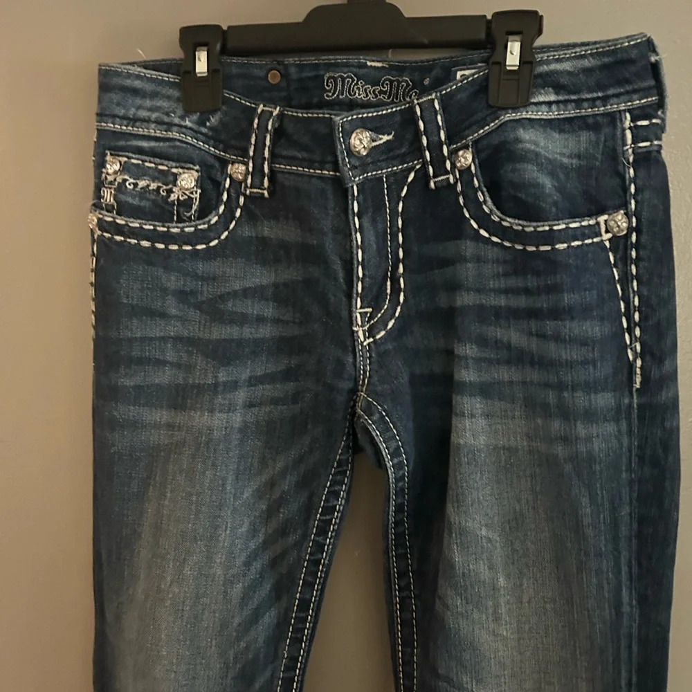Miss Me Jeans - Cleo Stitched Bootcut - medium blue factory faded Y2K - Picture 4 of 15